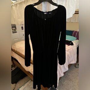 Land’s End black long sleeve mid length dress 👗🖤